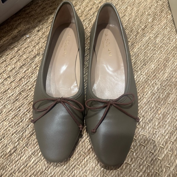 A. Soliani Como Flats in Noisette - Picture 1 of 8